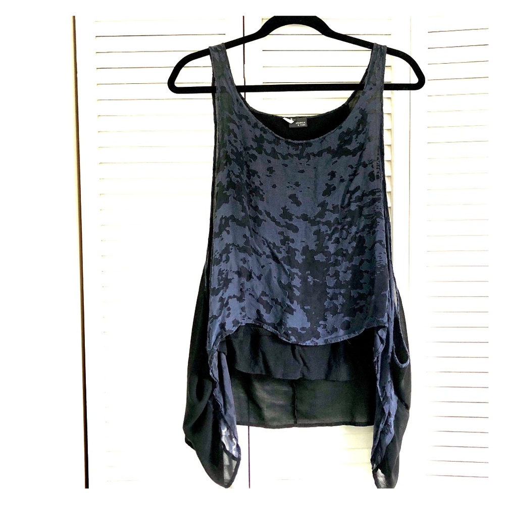 ❌[SOLD]❌ Two layer navy and black top